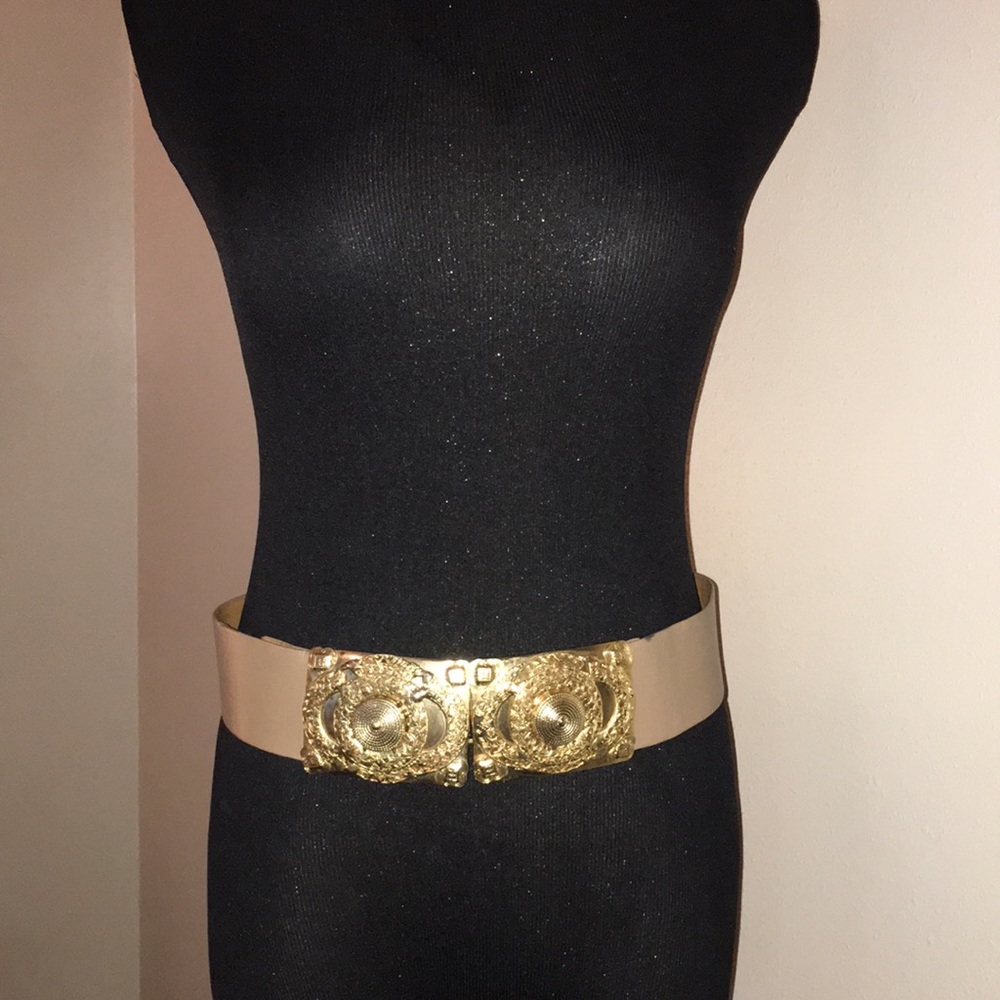 An Abbe creation tan/ gold belt